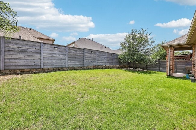 Building Photo - 808 Parkland Dr
