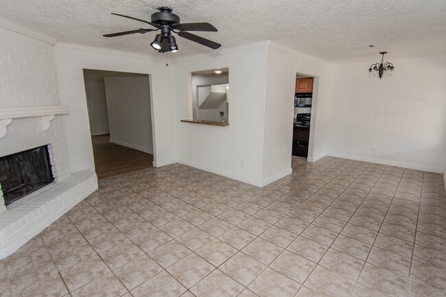 Building Photo - 20335 Fieldtree Dr