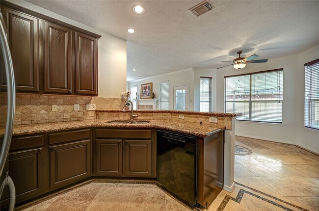 Building Photo - 11906 Dinosaur Valley Dr