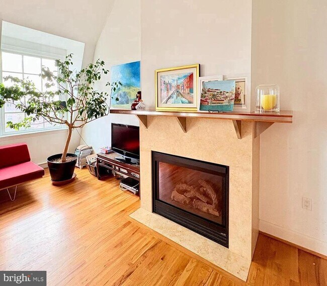 Building Photo - 2125 S St NW