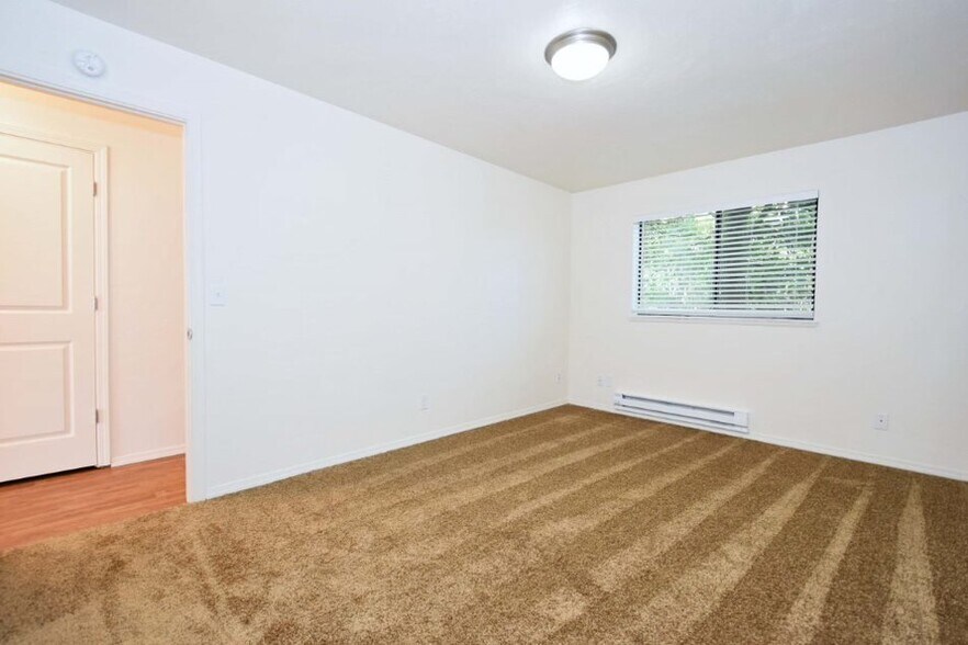 Building Photo - 12085 SW 135th Ave