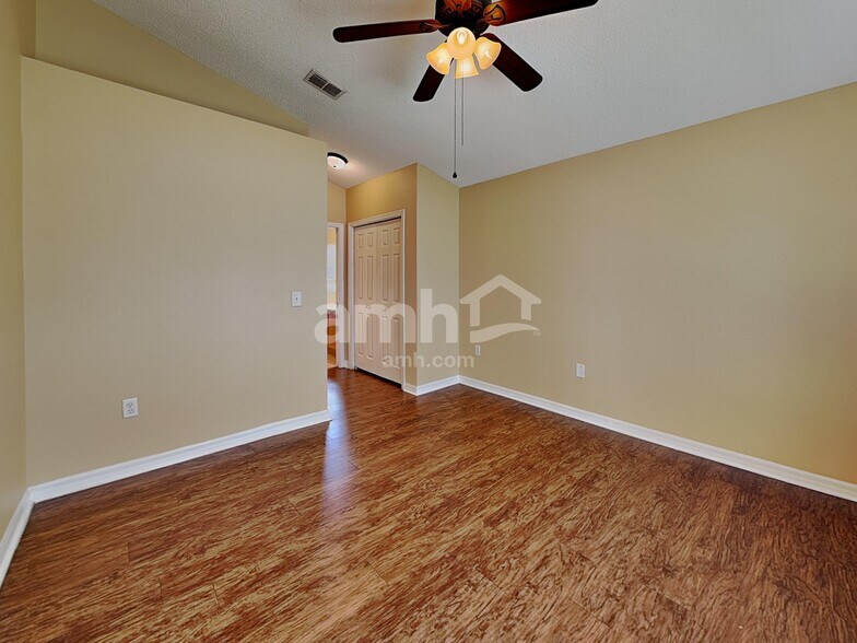Building Photo - 950 Woodsong Way
