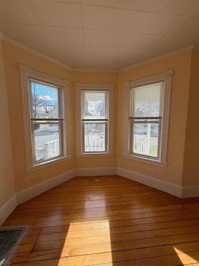 Building Photo - 27-29 Dalton Ave