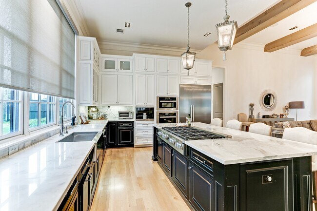 Building Photo - 1104 Mosaico Ln
