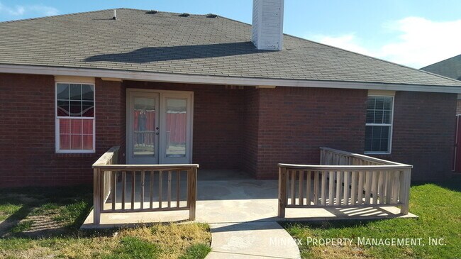 Building Photo - 1002 Osh Kosh Ave. (FS)-
