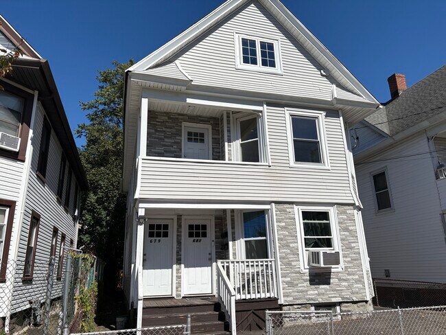 Primary Photo - 679 Shelton St