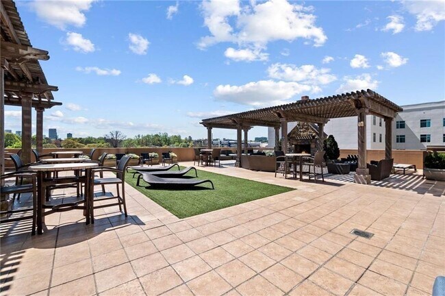 Building Photo - 270 17th St NW