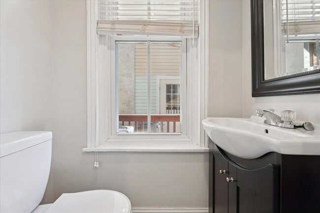 Building Photo - Stylish Phoenixville Rowhome with Exposed Brick, High Ceilings & Central Air