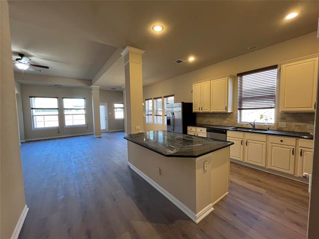 Building Photo - 1409 Toucan Dr