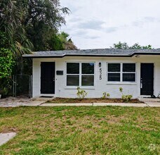 Building Photo - Charming 2-Bedroom Duplex Near Fossil Park...