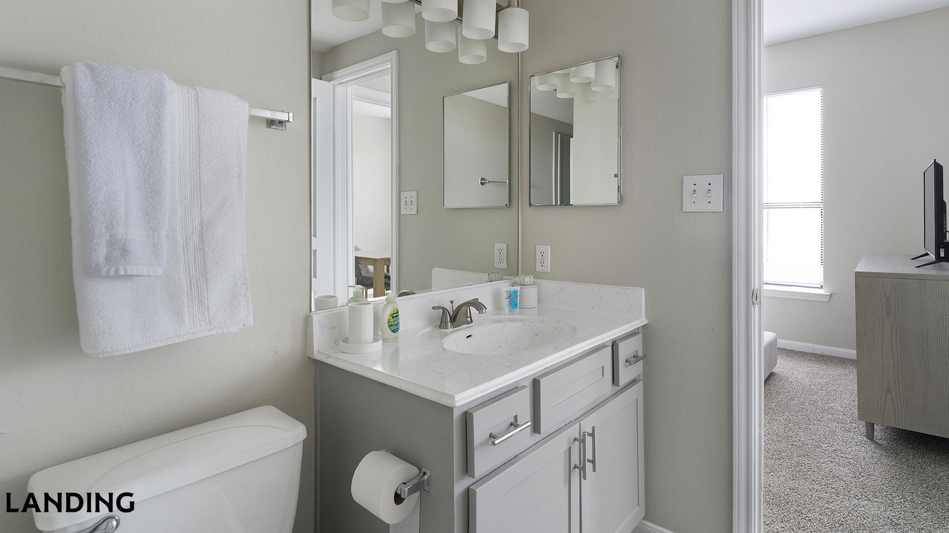 Building Photo - 2500 Woodland Park Dr