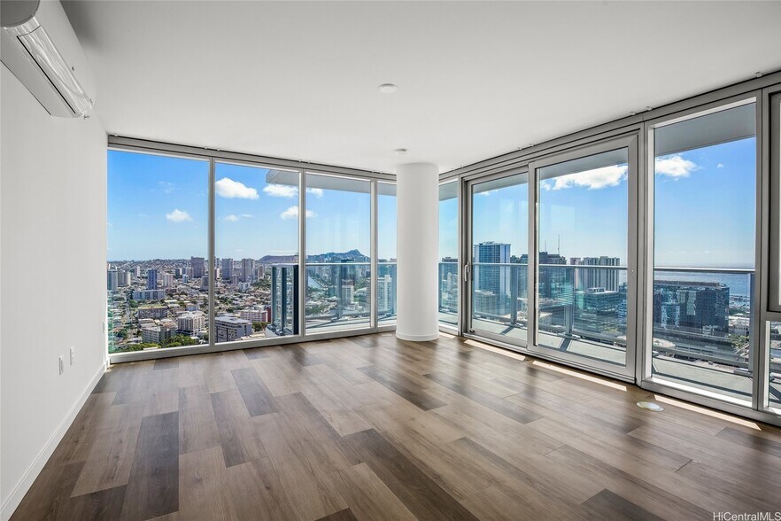 Building Photo - 1500 Rycroft St