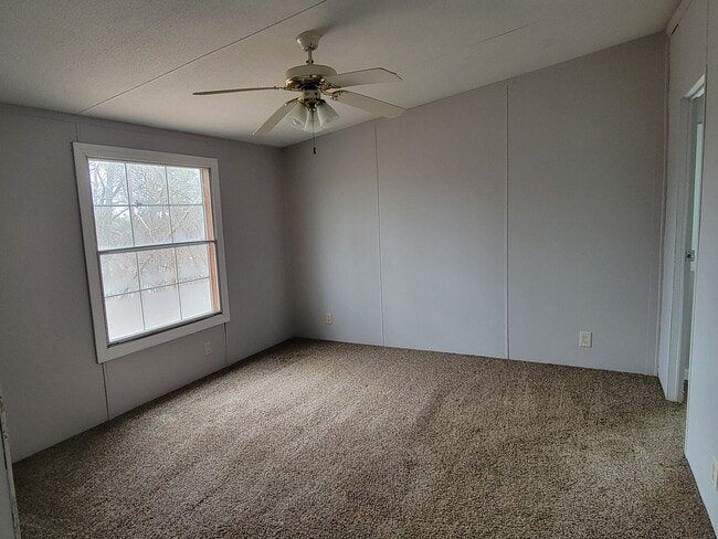 Building Photo - Charming and Peaceful Private Home with Granite Countertops & Wooded Views