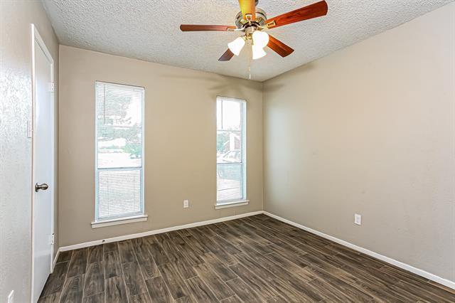 Building Photo - 352 Lakeside Dr