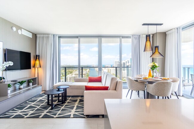 Building Photo - 4010 S Ocean Dr