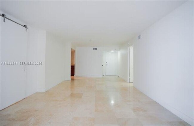 Building Photo - 6039 Collins Ave