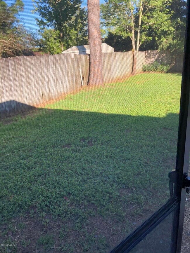 Building Photo - 1323 Solar Cir