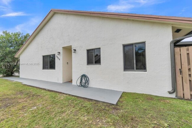 Building Photo - 1499 Yellowthroat St