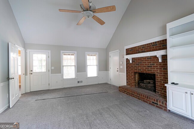 Building Photo - 3165 Henderson Walk