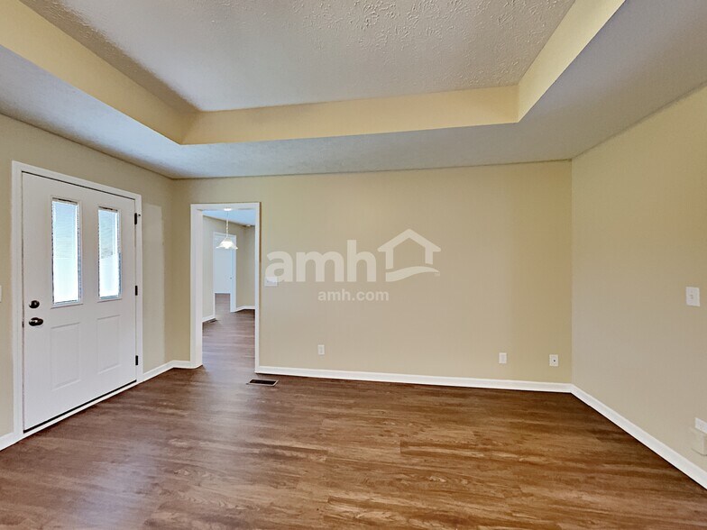 Building Photo - 308 Bluefield Ln