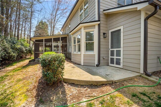 Building Photo - 1813 N Creek Cir