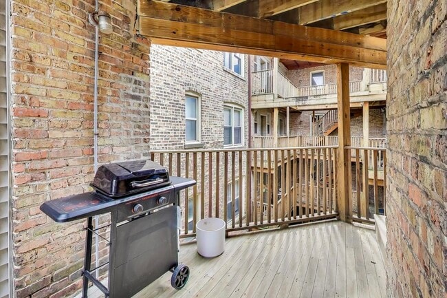 Building Photo - 600 N La Grange Rd