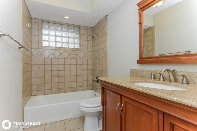 Building Photo - 1437 S Tomahawk Dr, Olathe, KS 66062