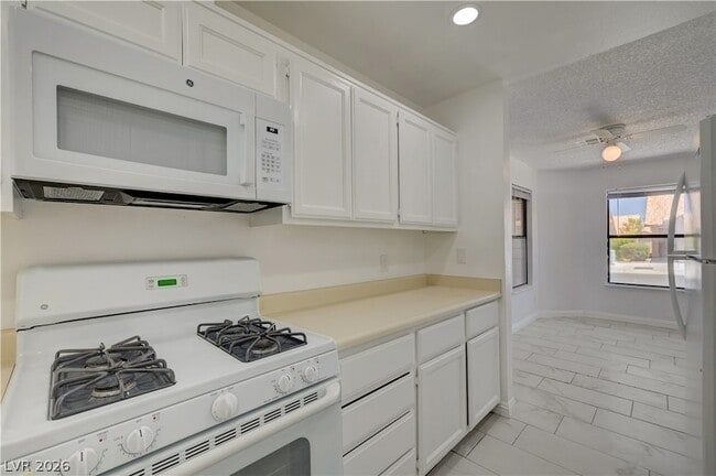 Building Photo - 313 Crosswind Way