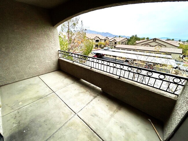 Building Photo - NORTHWEST 2 BEDROOM, 2 BATHROOM CONDO, ALL APPLIANCES INCLUDED!