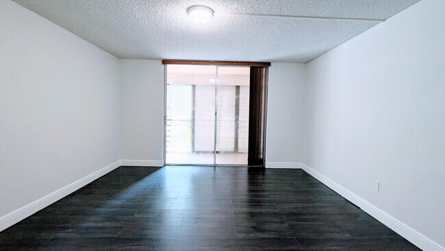 Building Photo - 3253 Foxcroft Rd