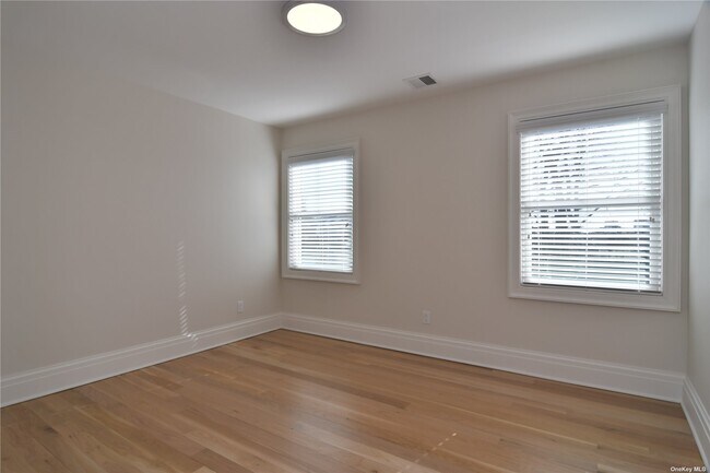 Building Photo - 1 Madison Pl