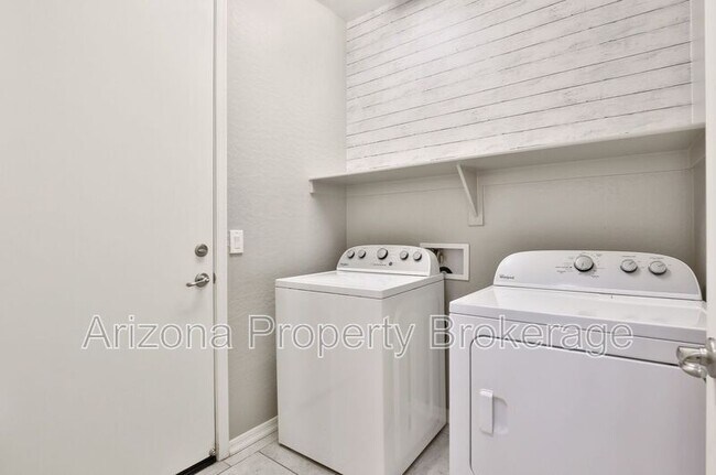 Building Photo - 20933 W Almeria Rd