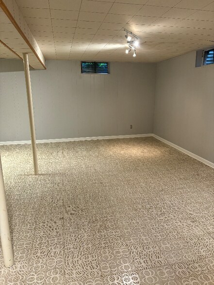 Building Photo - 434 Mineau Pkwy