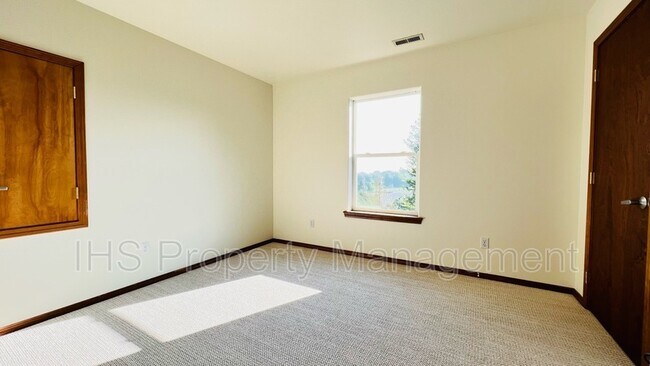 Building Photo - 5131 Milky Way