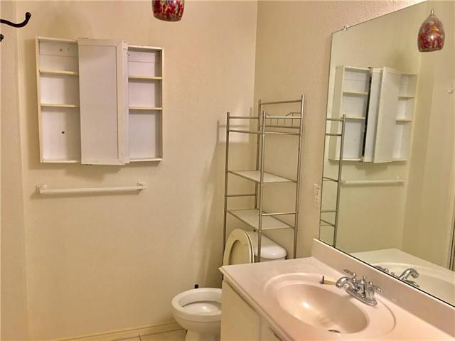 Building Photo - 9217 Warren Dr