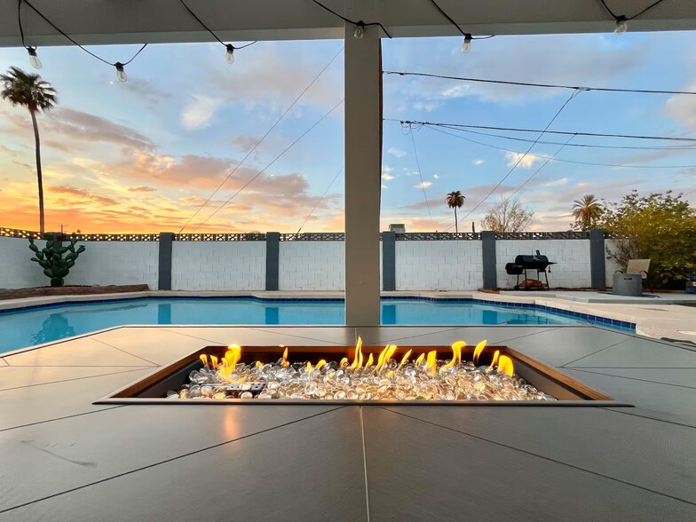 Back Patio - 1104 E Campus Dr