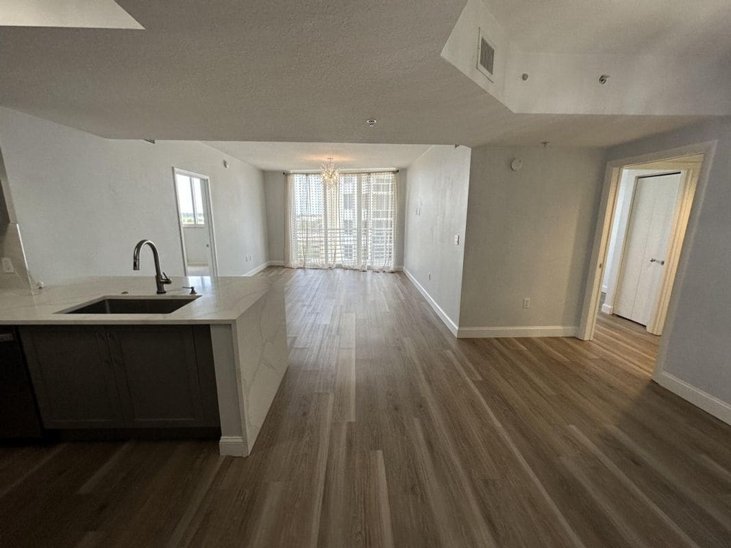 Building Photo - 1551 N Flagler Dr