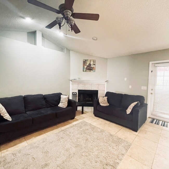 Building Photo - 931 Ibis Way