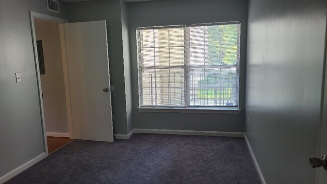 Building Photo - 15619 Easthaven Ct