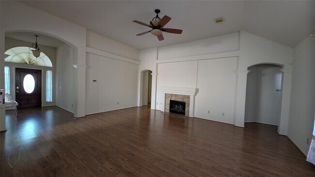 Building Photo - 23206 Colony Green Dr