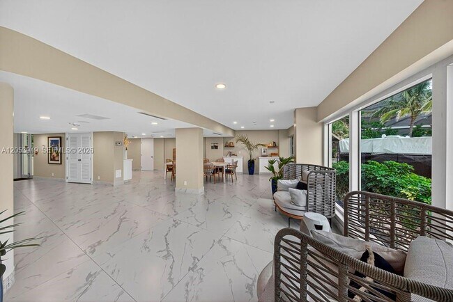 Building Photo - 710 N Ocean Blvd