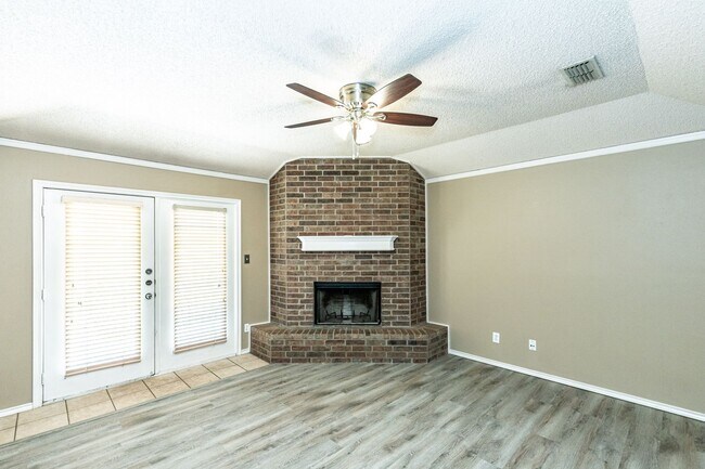Building Photo - 242 Mossycup Dr