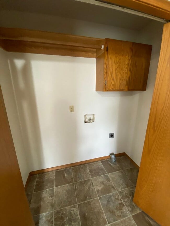 Building Photo - 3512 C Cascade Loop