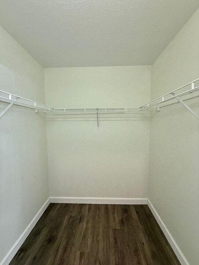 Building Photo - GORGEOUS, Large Completely Renovated Two-Story 4/2.5 PLUS LOFT in POINCIANA VILLAGES!