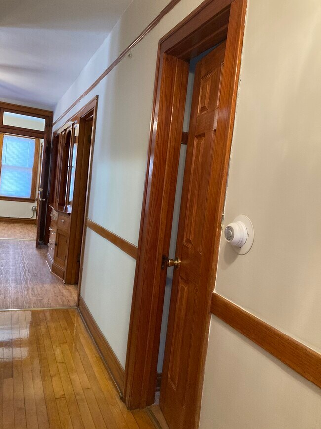 Building Photo - 3017 W 39th Plz