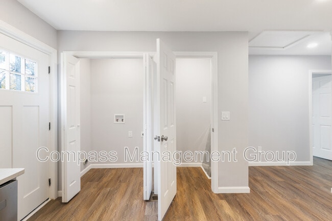 Building Photo - 6900 Seaver Dr NW