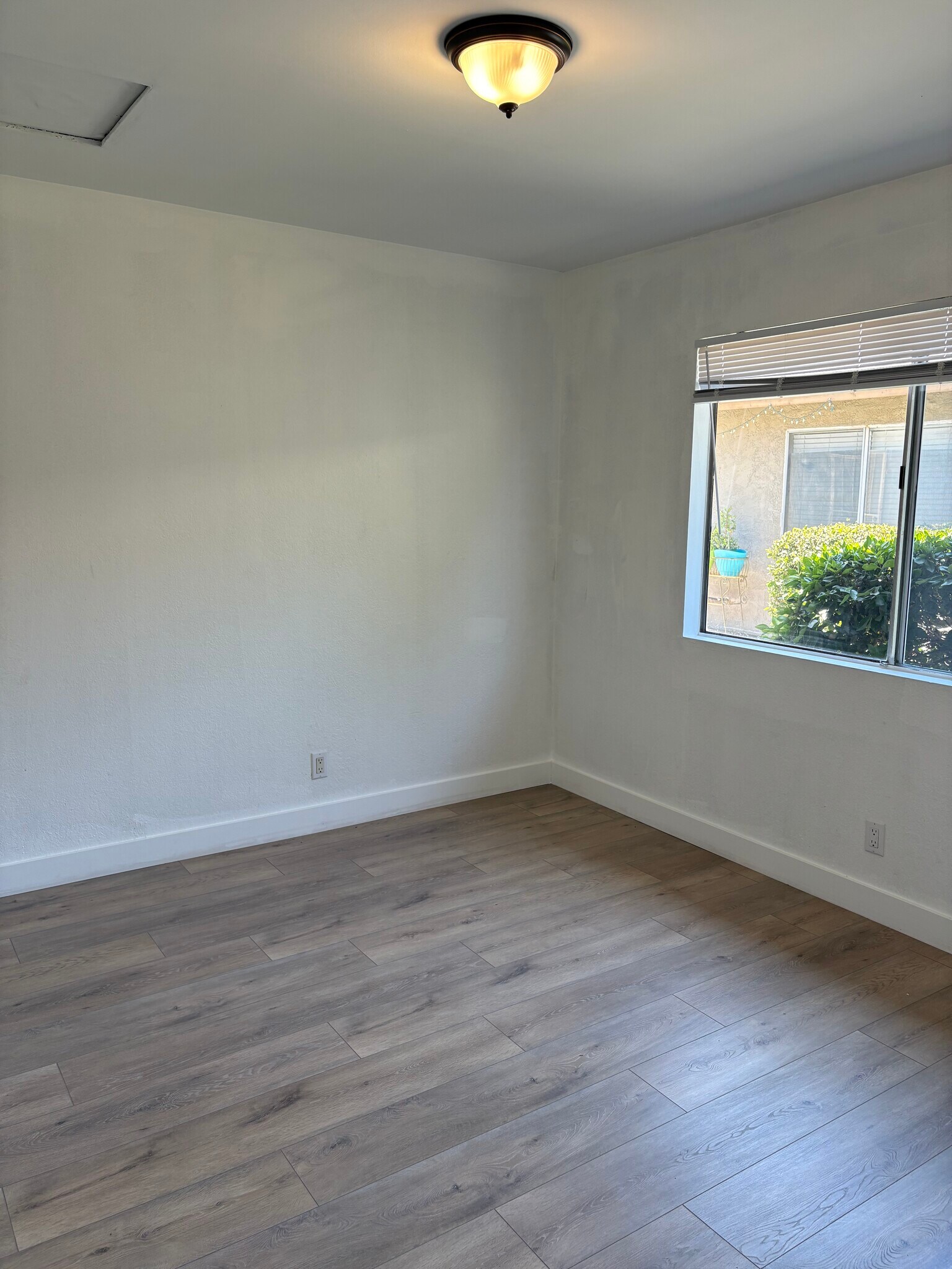 Building Photo - 21725 Dracaea Ave