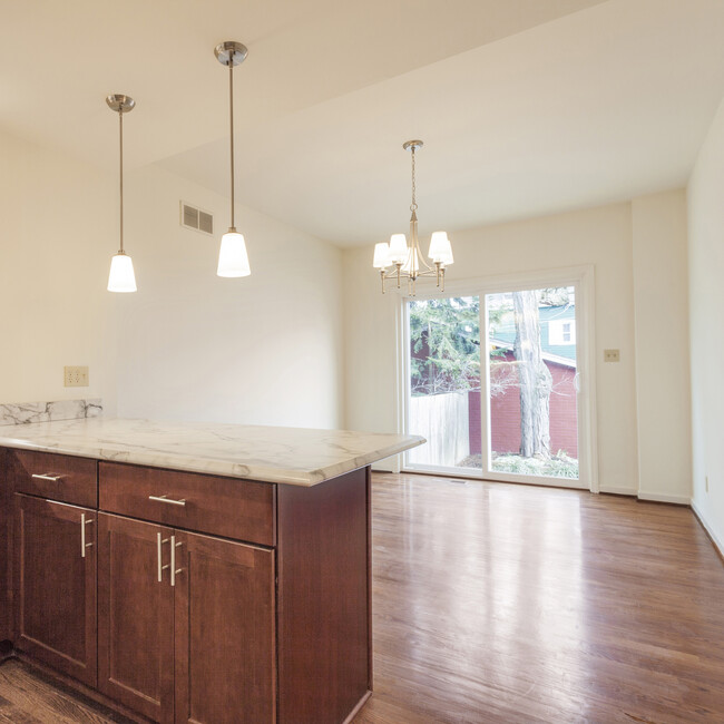 Primary Photo - 333 Denniston St