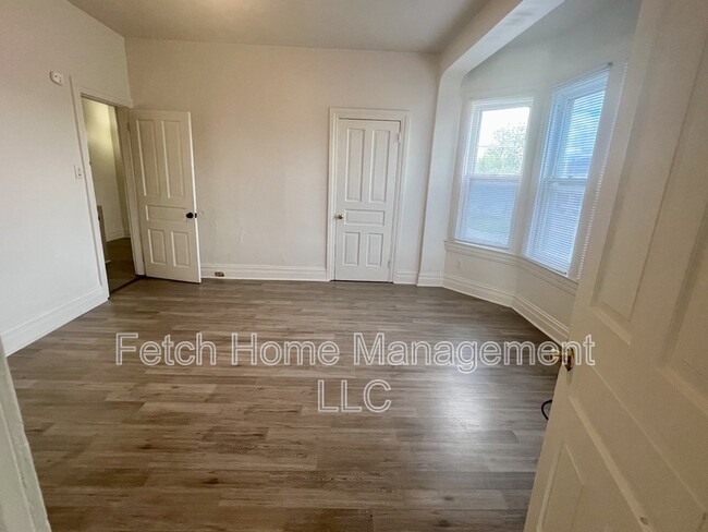 Building Photo - 123 S Richland Ave