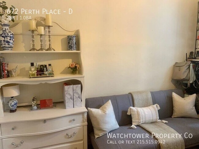 Building Photo - 672 Perth Pl